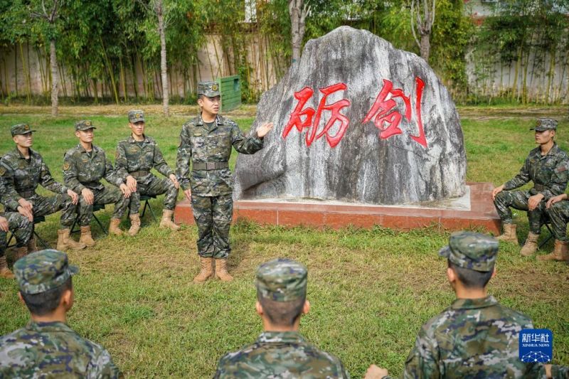 始終做黨和人民完全可以信賴的英雄軍隊——解放軍和武警部隊認(rèn)真學(xué)習(xí),、深刻領(lǐng)會黨的二十大精神
